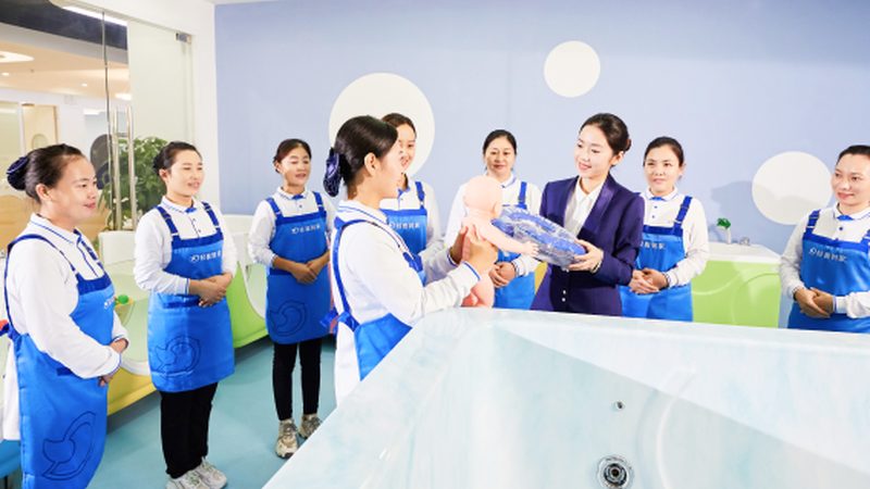 揭秘白班育儿嫂月薪之谜：影响因素大揭秘